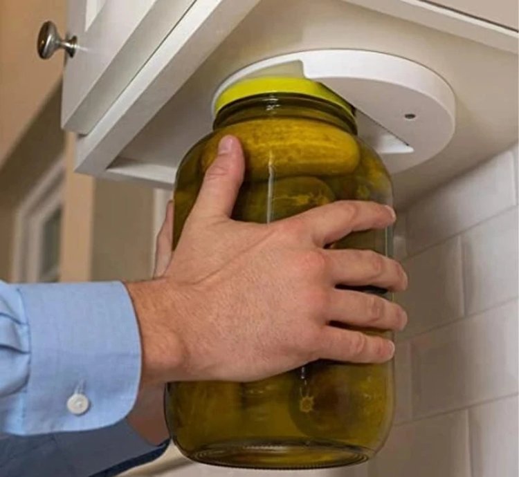 Under-cabinet jar opener