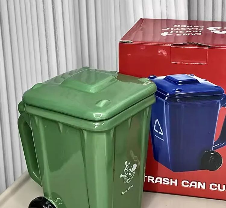 Trash can mug with lid