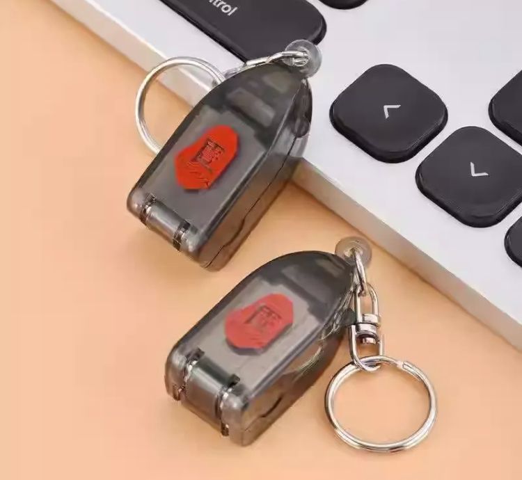 Foldable keychain nail clippers